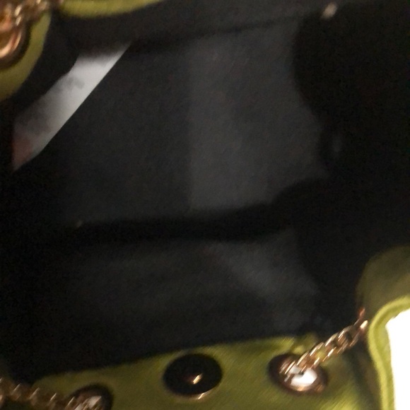 Pretty Little Things Green Small Bucket Bag NWOT - Picture 5 of 5